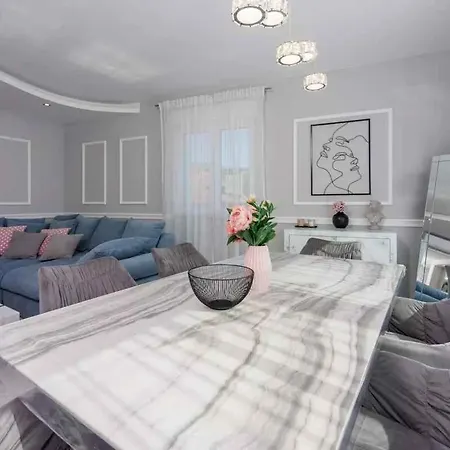 In 45028 Apartman *