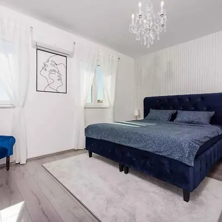 In 45028 Crikvenica